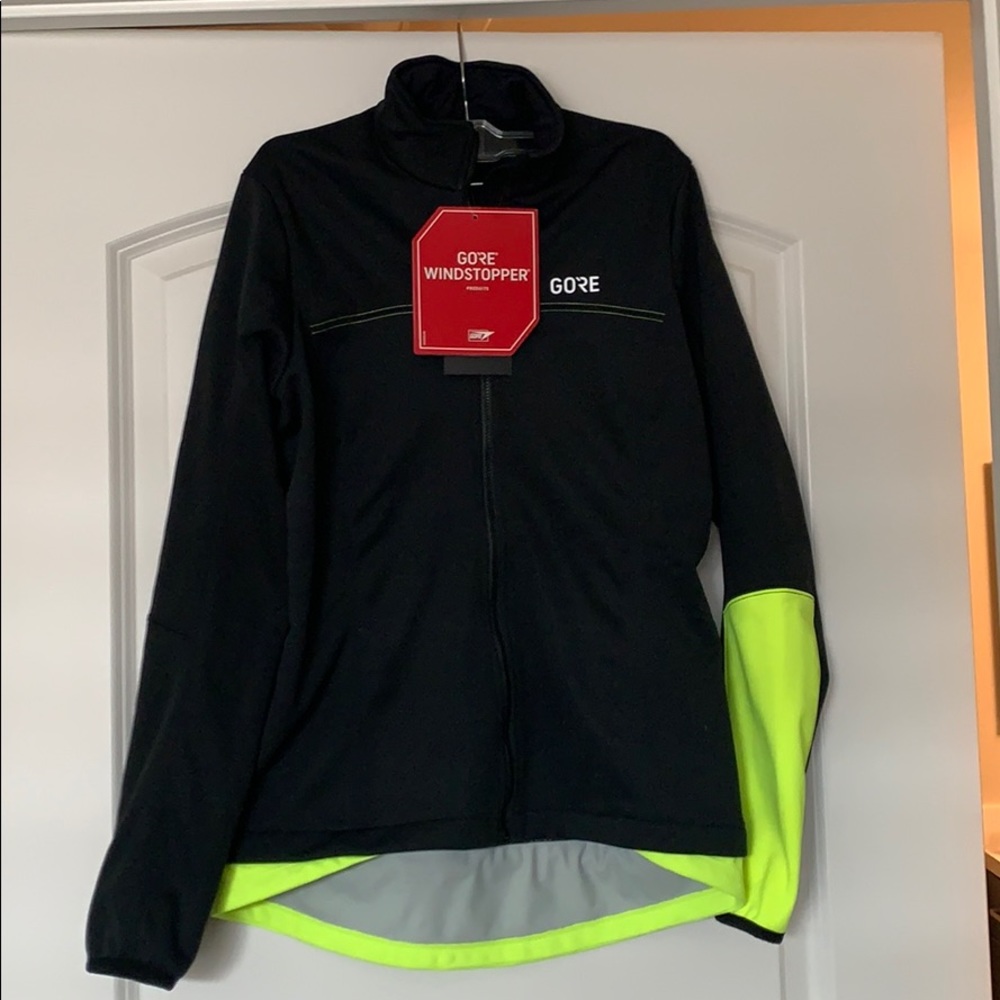 Women’s Gore Windstopper Size Small